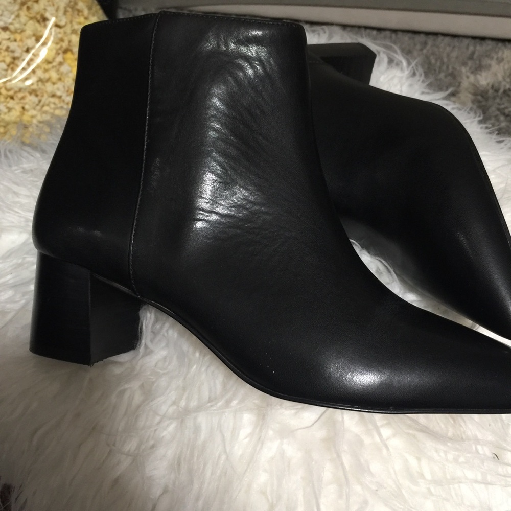 Ann Taylor - Picture 4 of 6